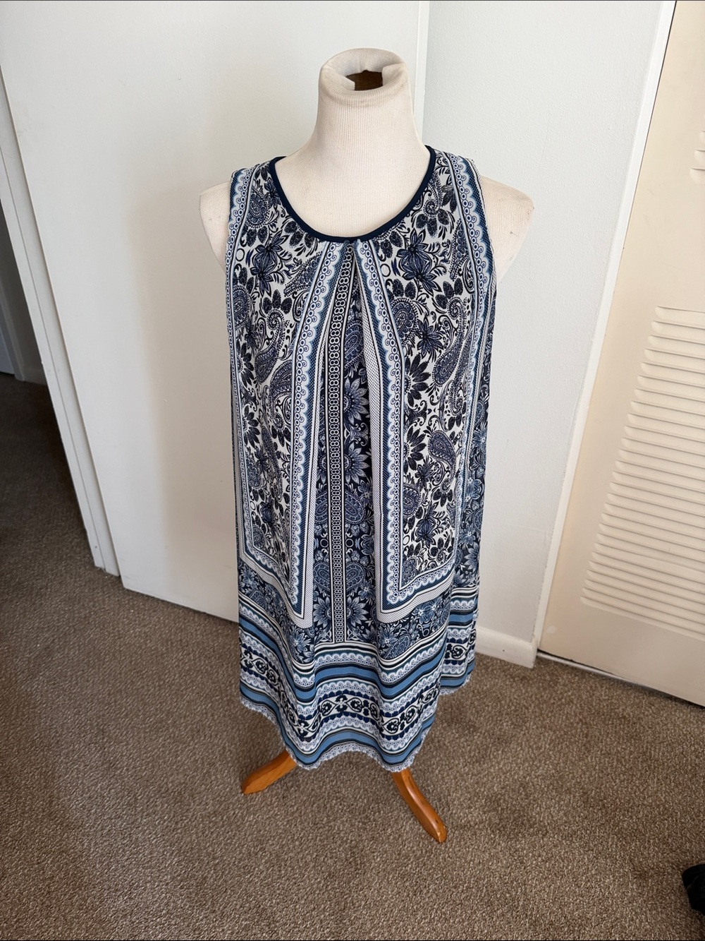 AB Studio Navy and White Paisley Sleeveless Shift Dress